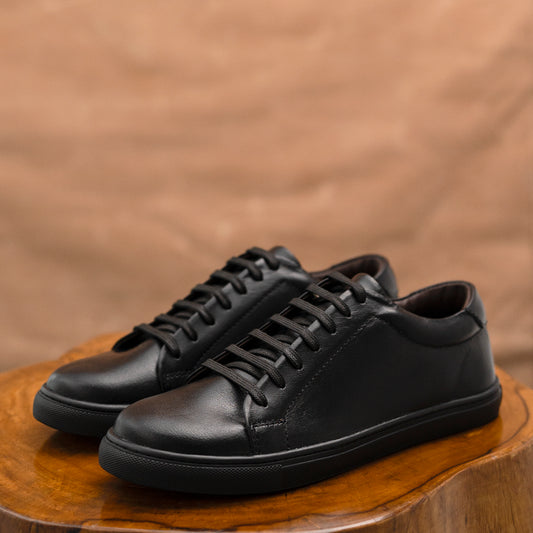 Manhattan Low Top Sneakers (Raven Black)