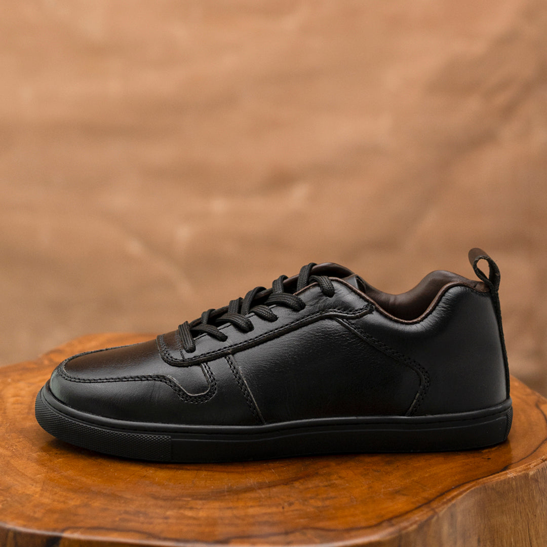 Brooklyn Low Top Sneakers (Raven Black)