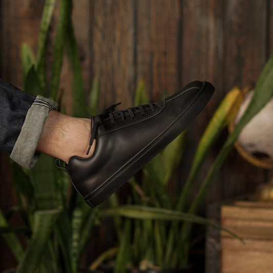 Austin Low Top Sneakers (Raven Black)