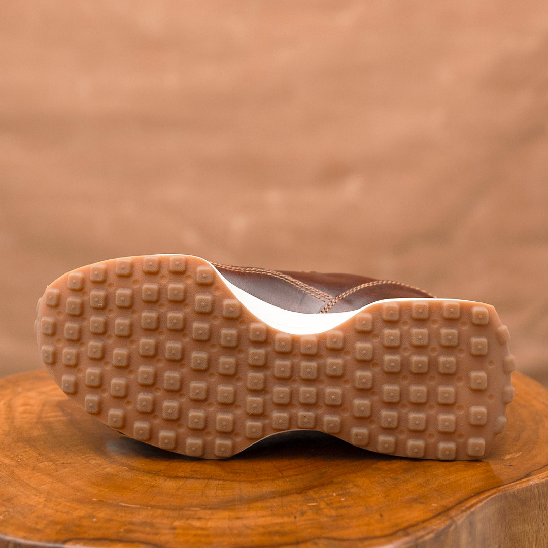 Classic Retro Leather Sneakers (Saddle Tan With White Sole)