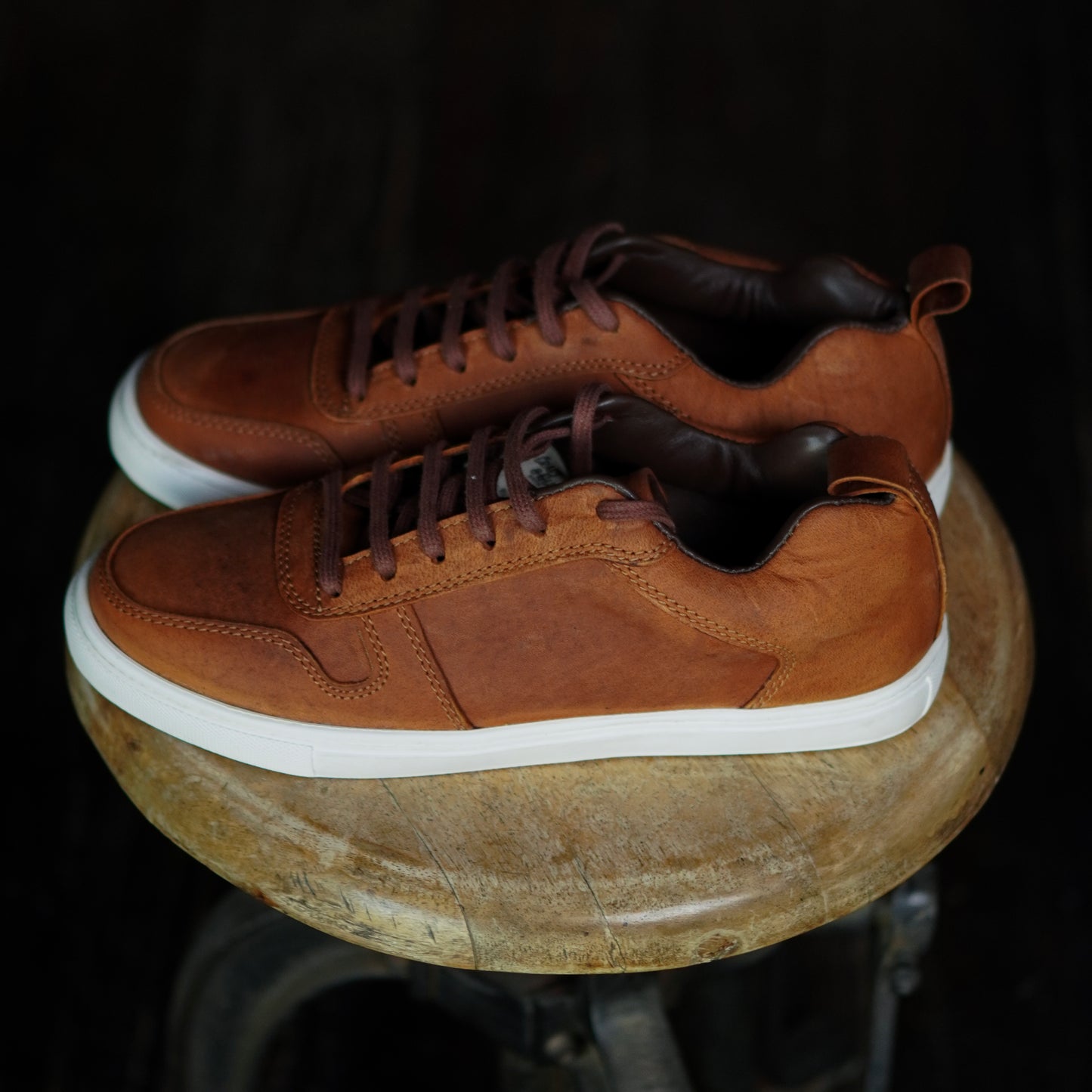 Brooklyn Low Top Sneakers (Vintage Tan)
