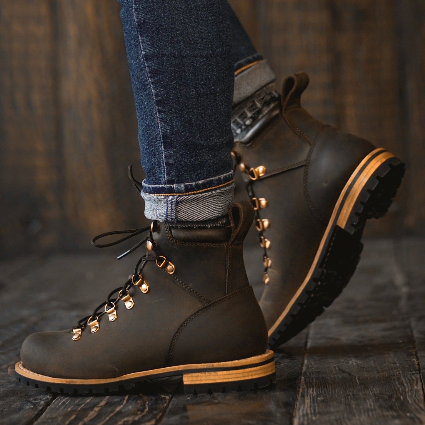 Women Hike Boots (Vintage Brown) Goodyear Welted