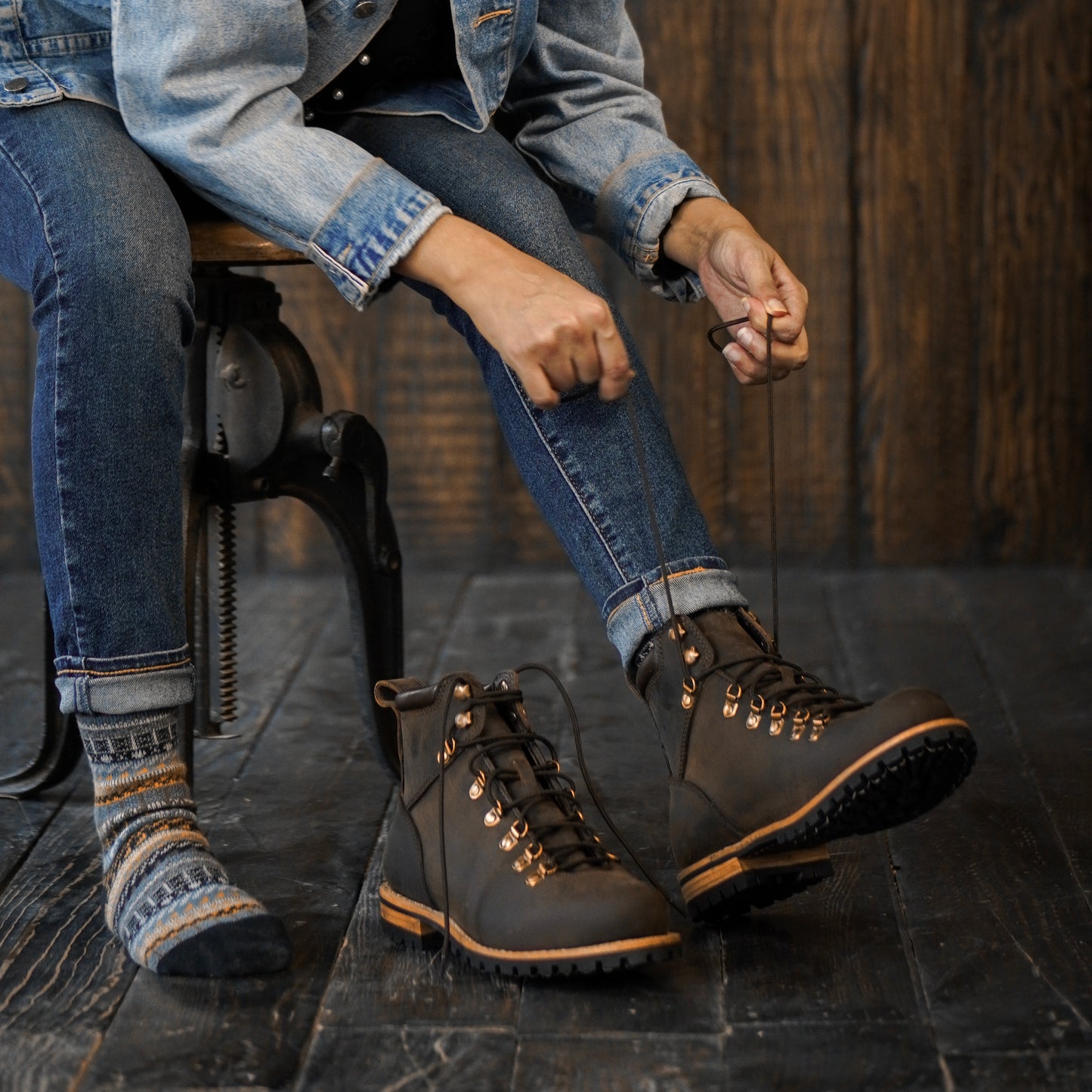 Women Hike Boots (Vintage Brown) Goodyear Welted