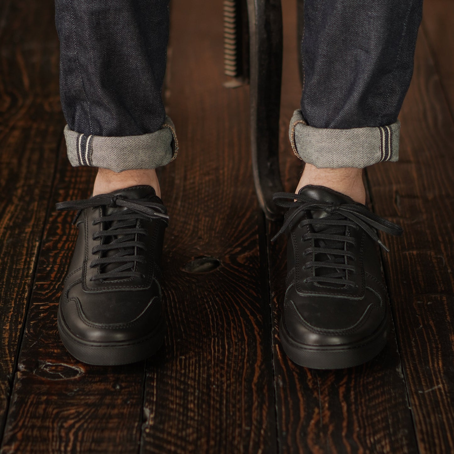 Brooklyn Low Top Sneakers (Raven Black)