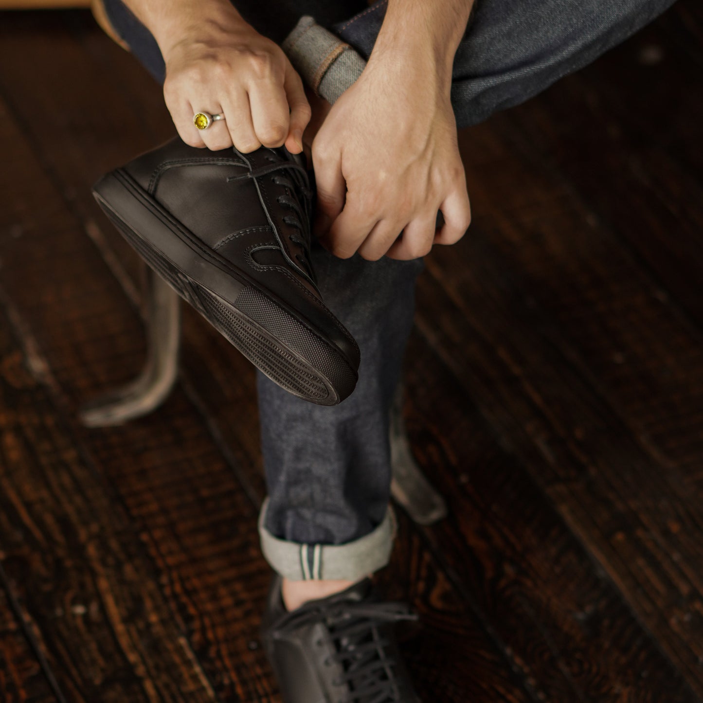 Brooklyn Low Top Sneakers (Raven Black)