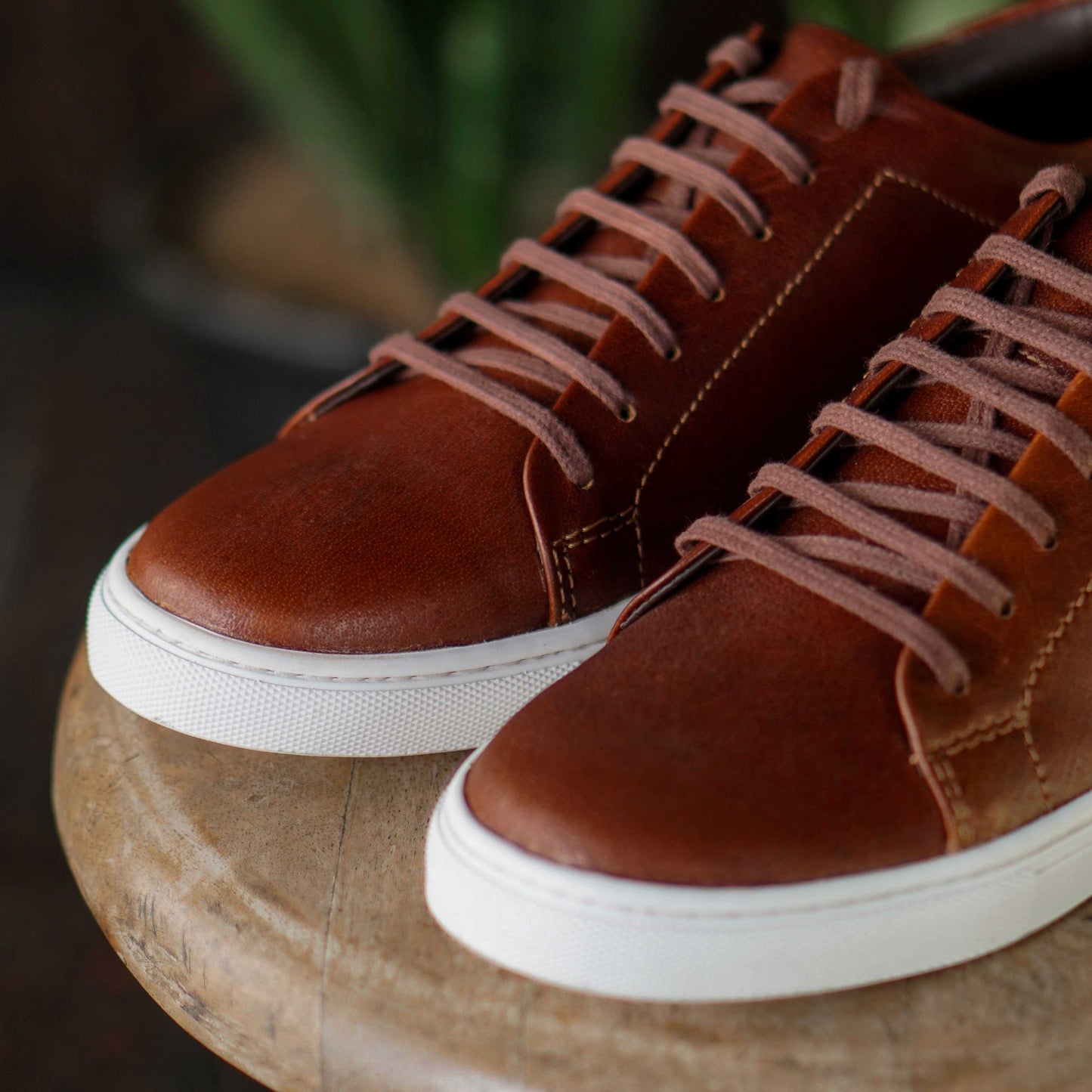 Manhattan Low Top Sneakers (Saddle Tan)