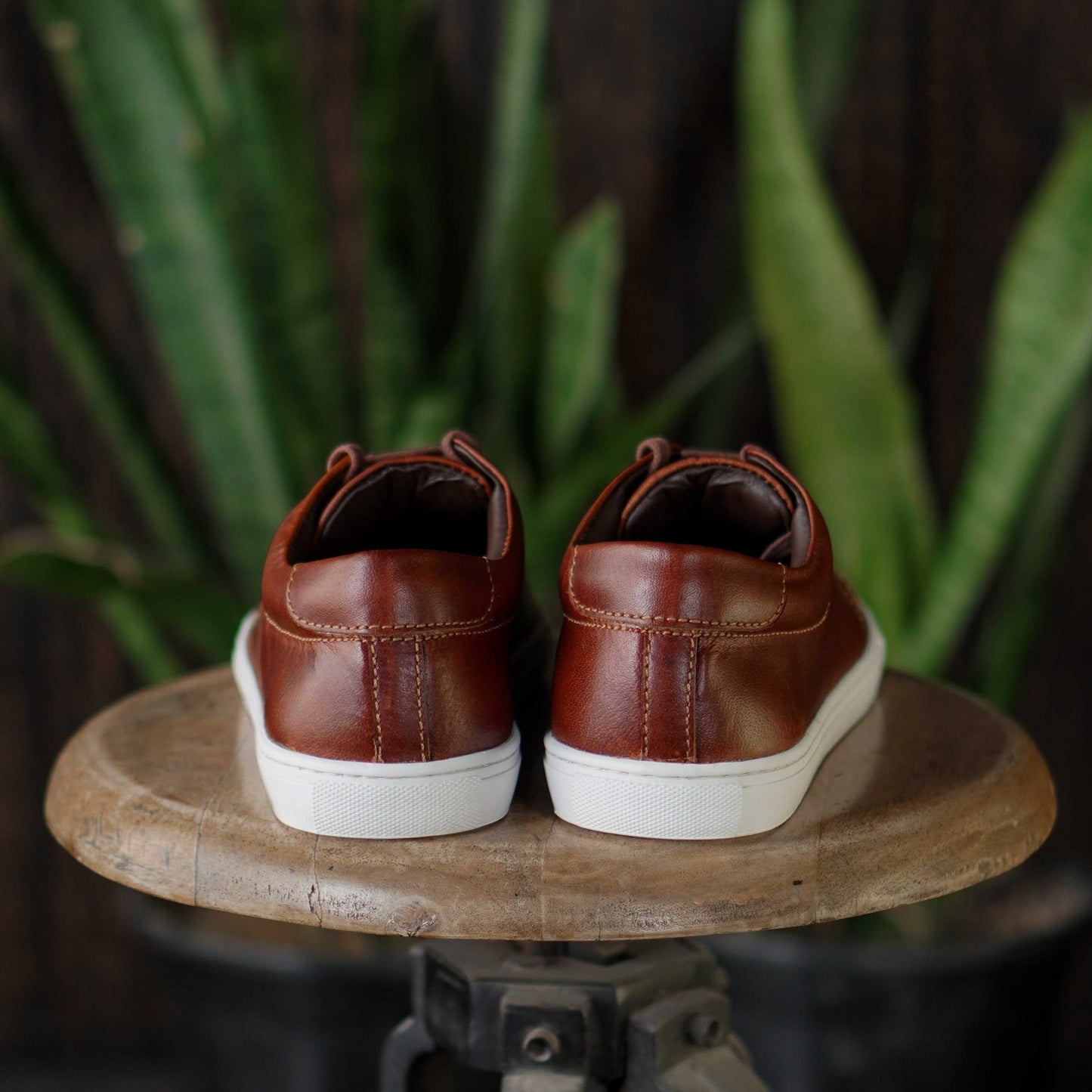Manhattan Low Top Sneakers (Saddle Tan)